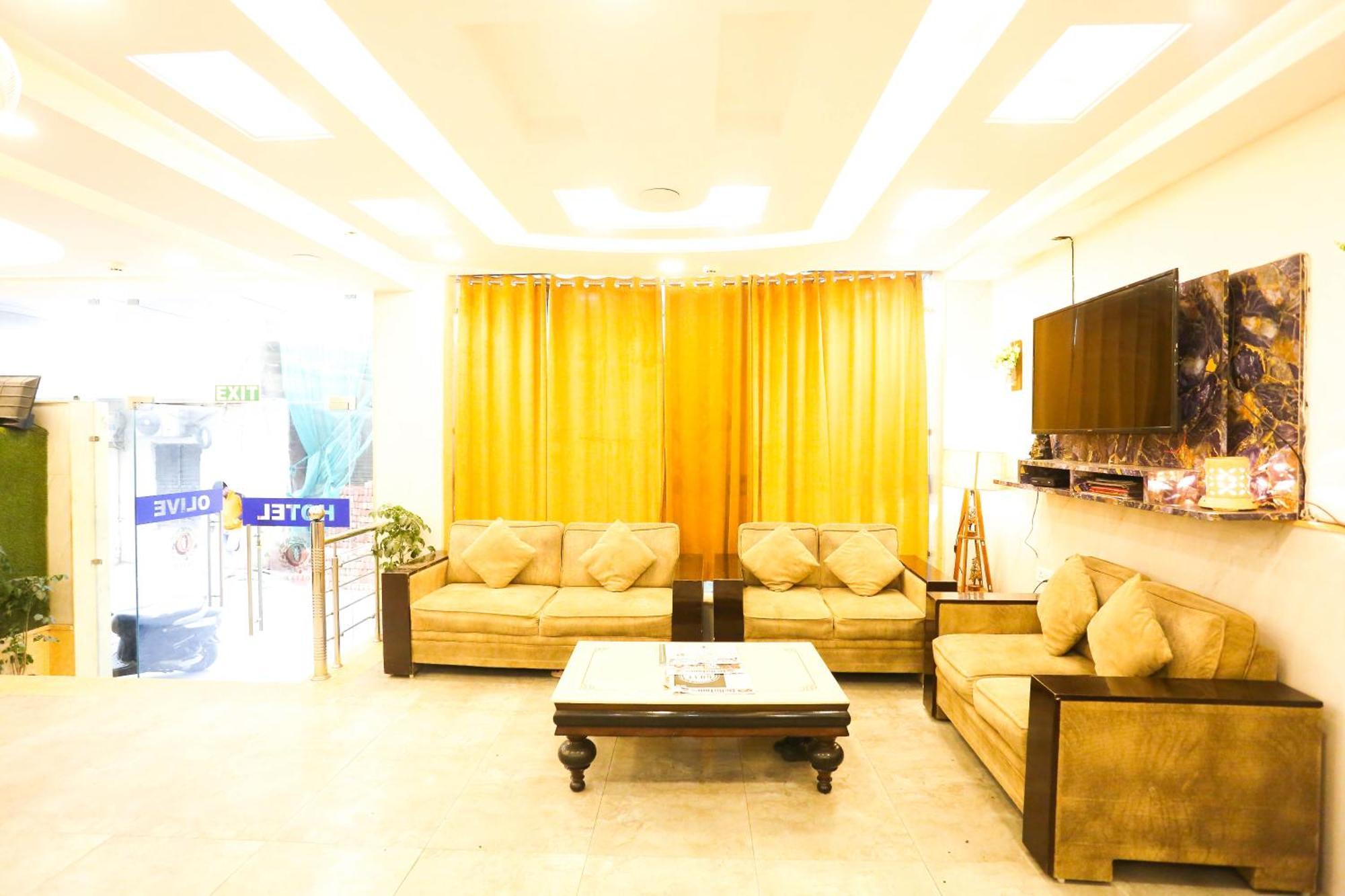 Hotel Aashiyana Új-Delhi Kültér fotó