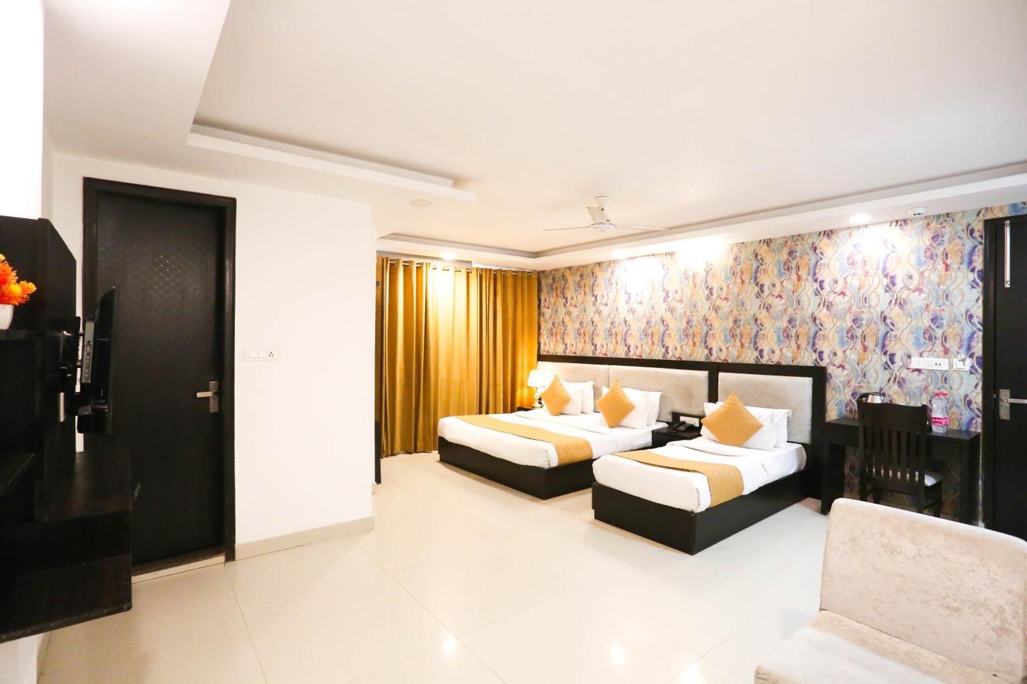 Hotel Aashiyana Új-Delhi Kültér fotó