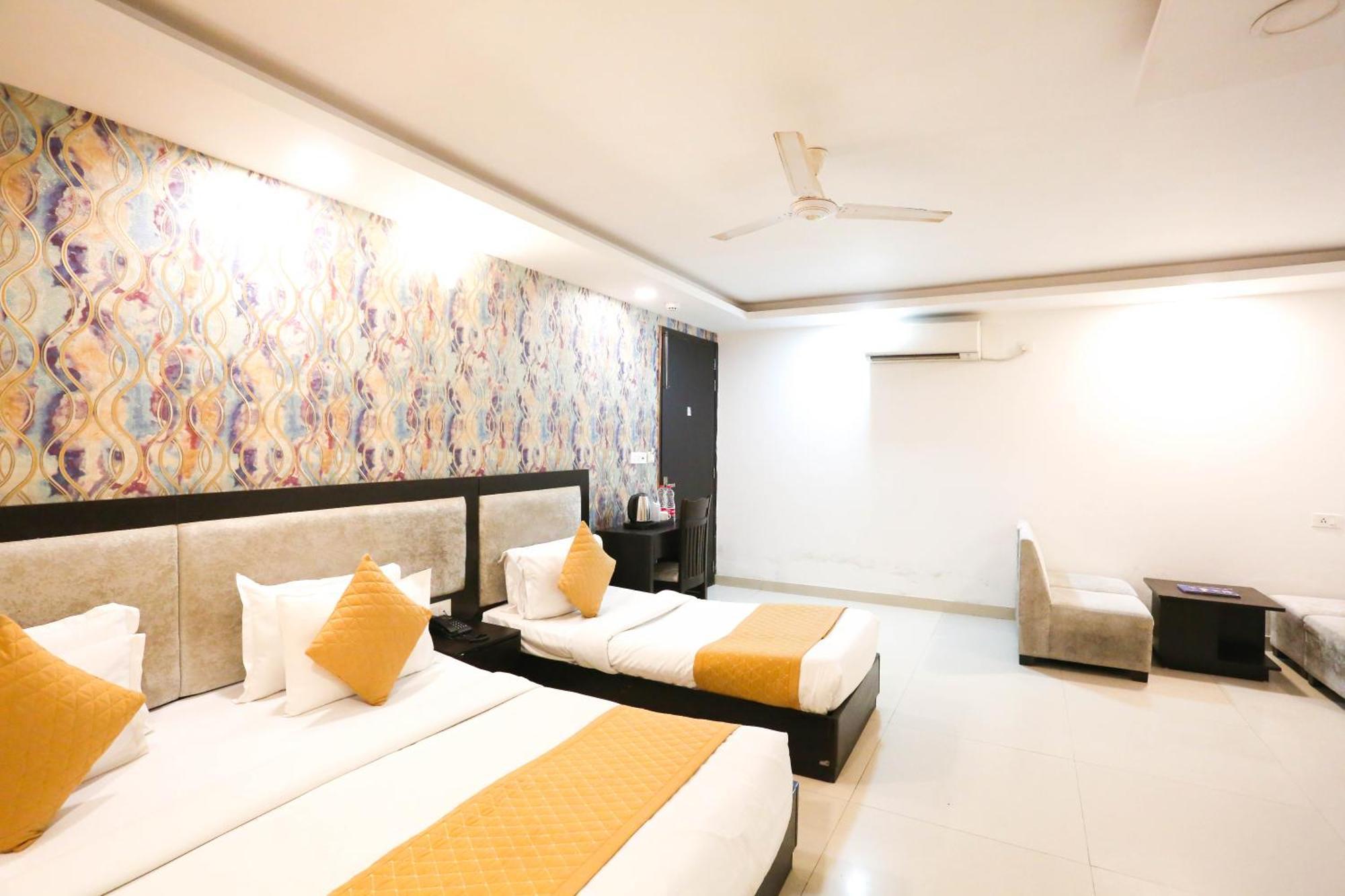 Hotel Aashiyana Új-Delhi Kültér fotó
