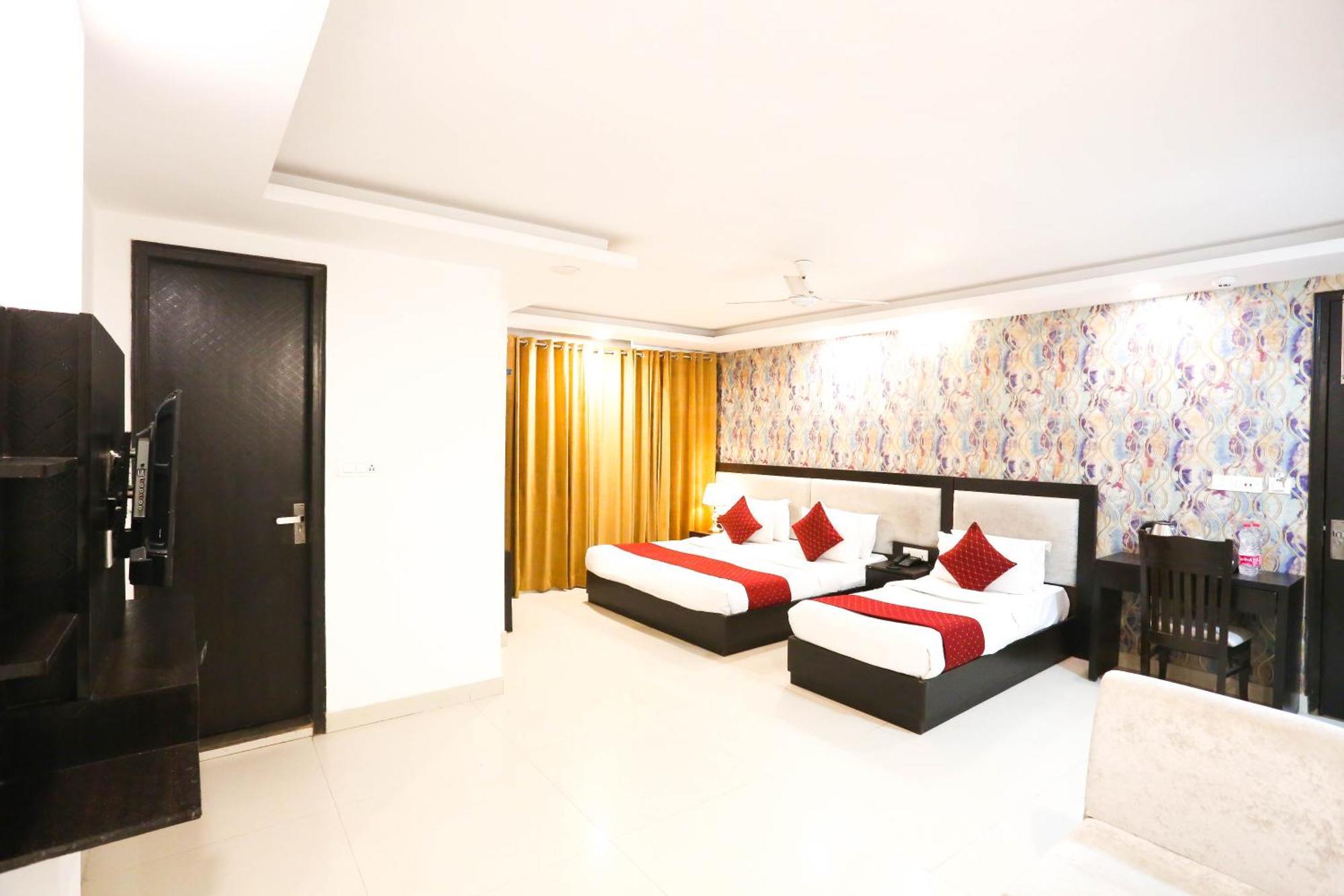 Hotel Aashiyana Új-Delhi Kültér fotó