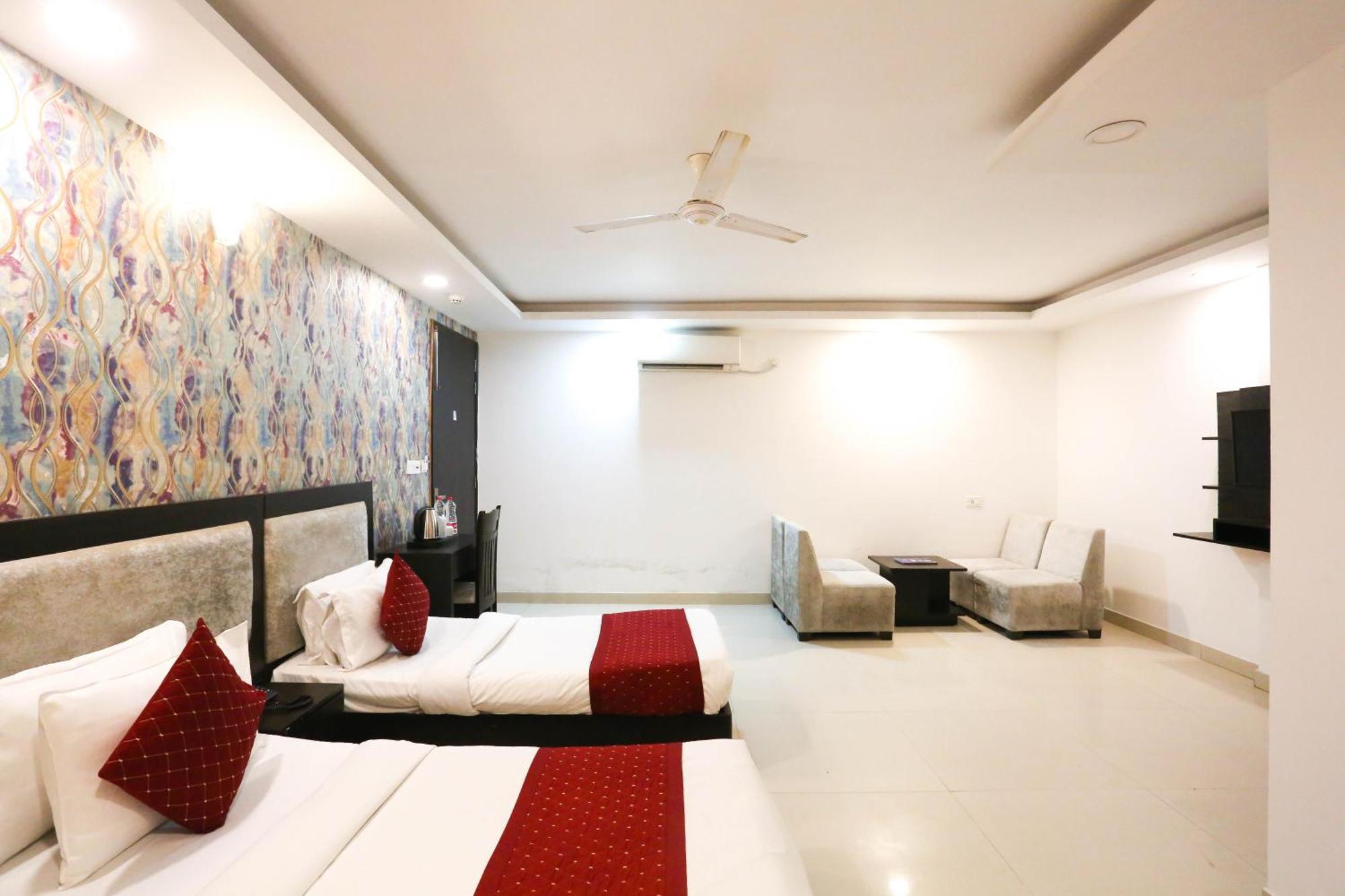 Hotel Aashiyana Új-Delhi Kültér fotó