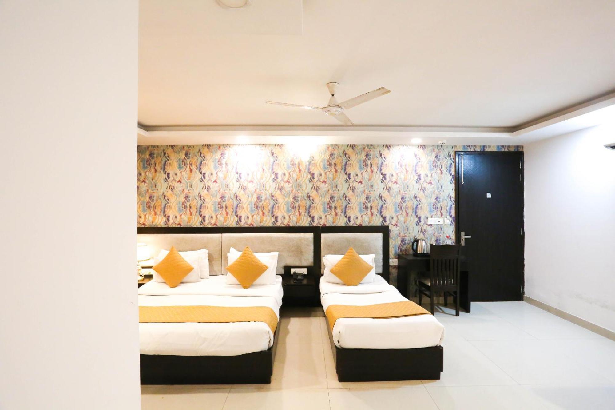 Hotel Aashiyana Új-Delhi Kültér fotó