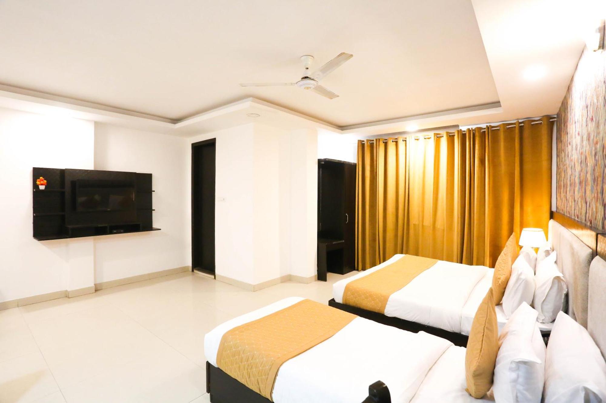 Hotel Aashiyana Új-Delhi Kültér fotó
