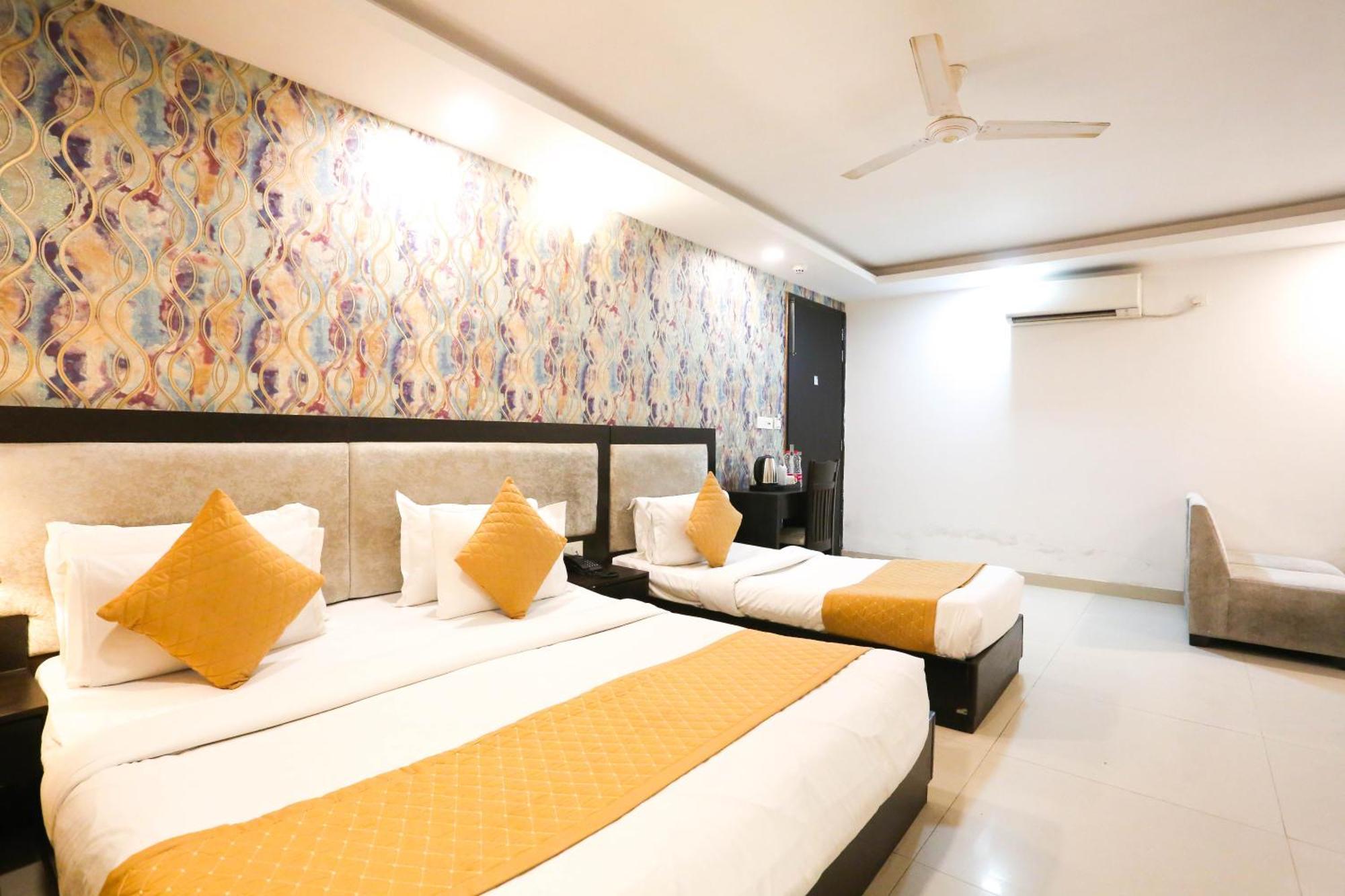 Hotel Aashiyana Új-Delhi Kültér fotó