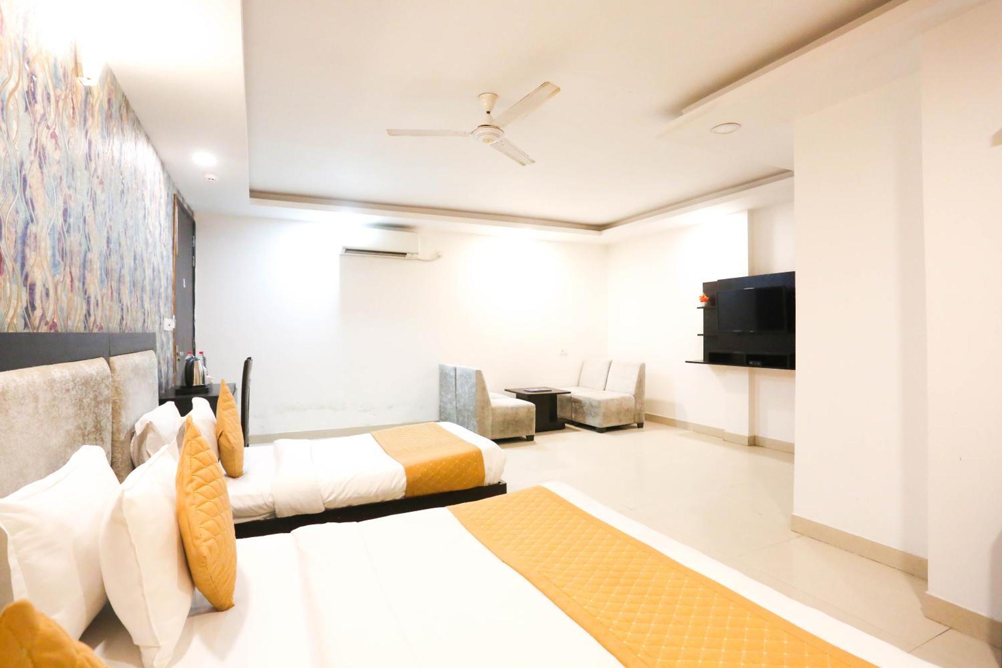 Hotel Aashiyana Új-Delhi Kültér fotó