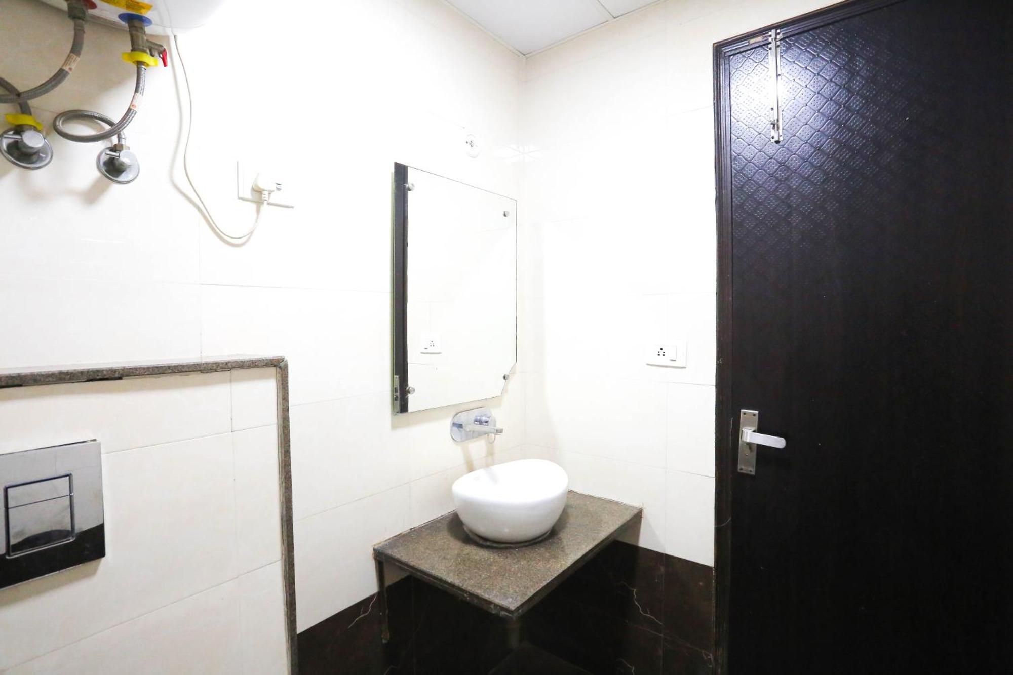Hotel Aashiyana Új-Delhi Kültér fotó