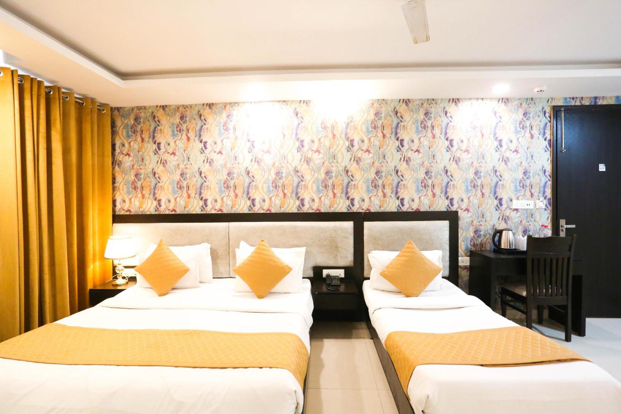Hotel Aashiyana Új-Delhi Kültér fotó