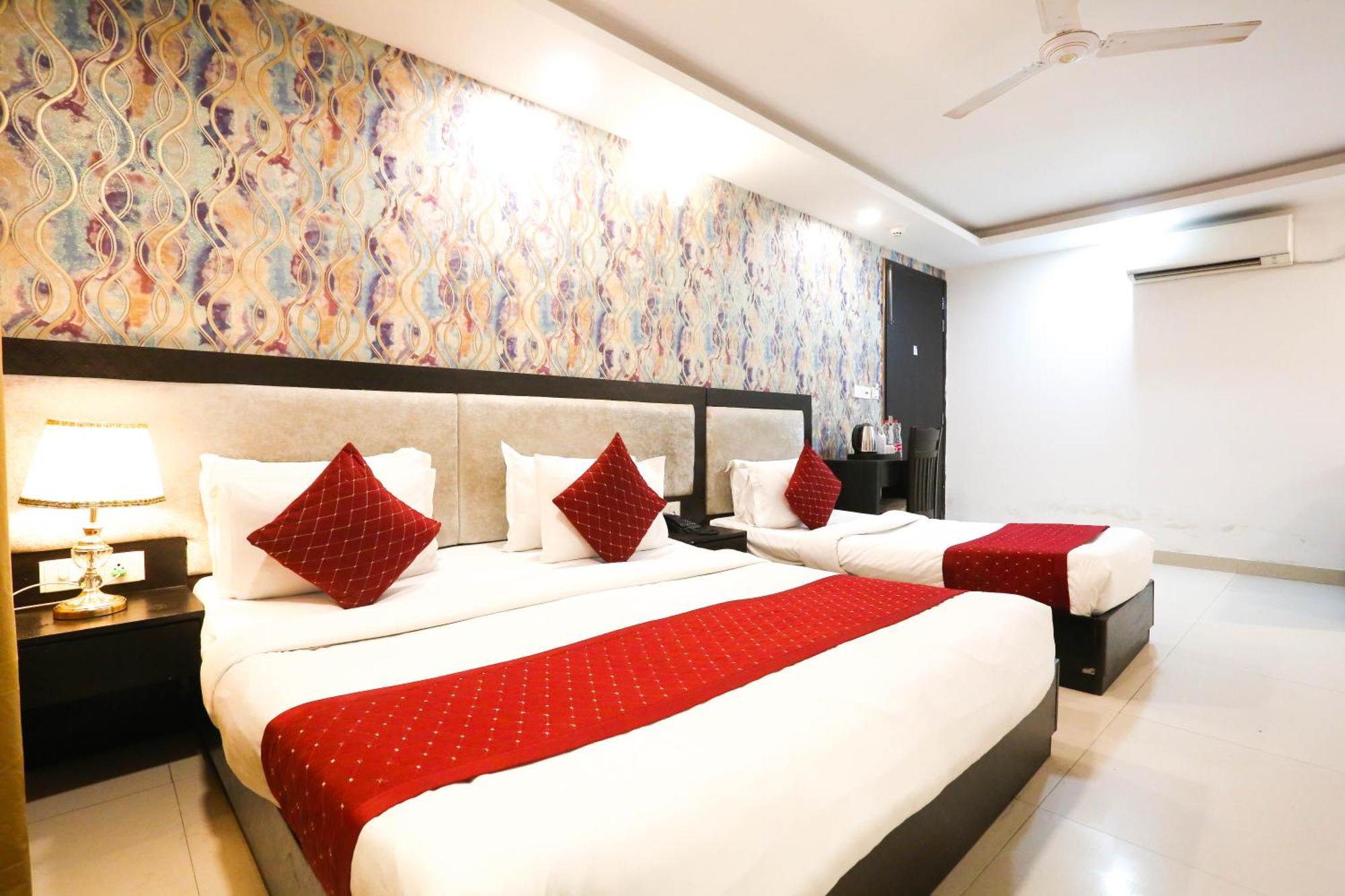 Hotel Aashiyana Új-Delhi Kültér fotó