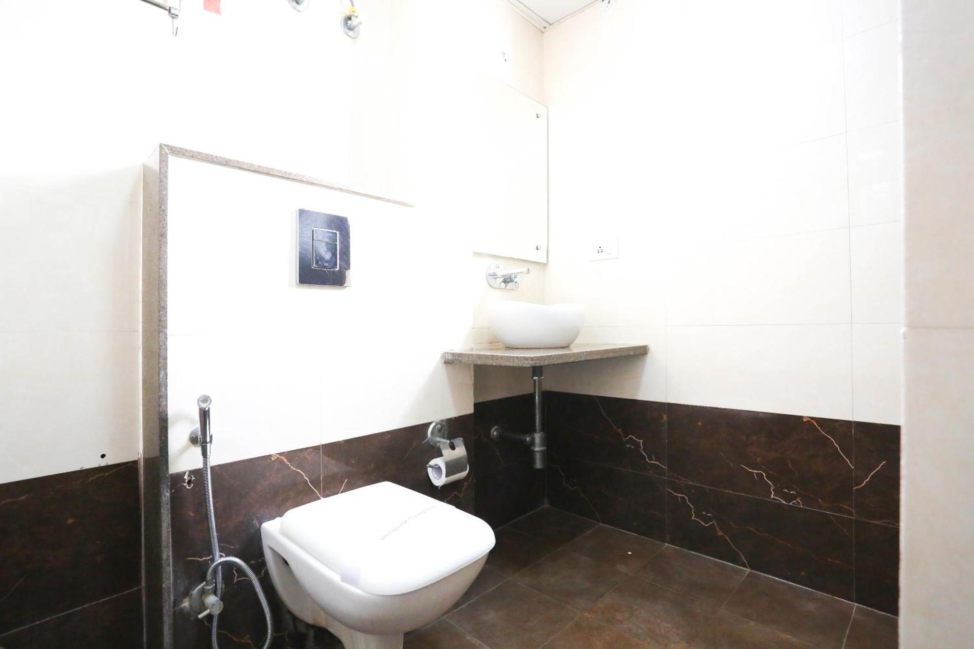 Hotel Aashiyana Új-Delhi Kültér fotó