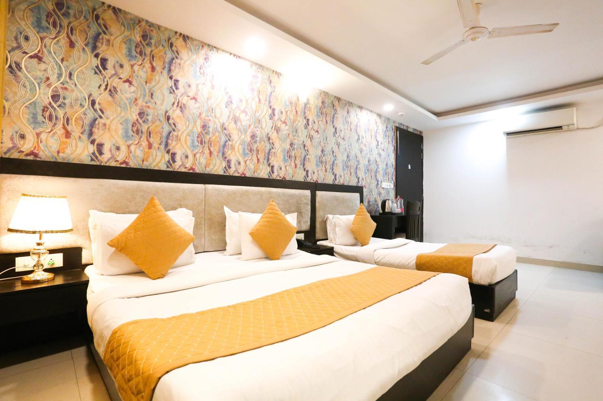 Hotel Aashiyana Új-Delhi Kültér fotó