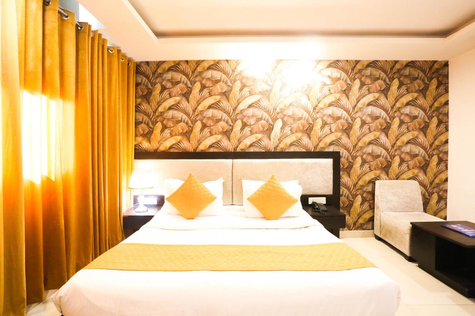 Hotel Aashiyana Új-Delhi Kültér fotó